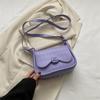 Cor sólida fresco estilo ocidental losango ombro único bolsa nas axilas feminina 2023 primavera e verão nova elegante bolsa quadrada pequena nas axilas