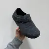 Aumento Interno Birkenstock Sapatos Flats de Camurça Cinza Sapatos Femininos Outono e Inverno 2025 Calçados Peludos com Forro de Lã Sapatos de Algodão Quentes