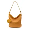 Elegante bolsa de palha trançada modelo 2026 para mulheres, bolsa de ombro de grande capacidade para trabalho e deslocamento, bolsa transversal versátil e moderna