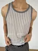 Chaleco sin mangas a rayas de color contrastante con diseño calado para hombre, estilo americano veraniego, marca de moda, estilo vacacional, holgado, transpirable, camiseta sin mangas