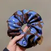 Scrunchie Retro Azul Estampado Color-Blocking da Moda para Mulheres, Prendedor de Cabelo Plissado Elegante de Camada Dupla de Alta Qualidade