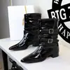 Diseño de punta fina, bota plisada, textura similar al cuero, pierna ancha, tacón grueso, estilo británico, botines retro de charol, botines Chelsea apilados