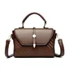 Bolsa cuadrada pequeña para mujer, nuevo bolso de mano transfronterizo de otoño 2026, bolso cruzado, bolso de trabajo, bolsa de regalo para mamá