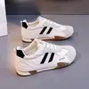 Tênis de Treino Planos Populares Alemães para Mulheres, Novo Estilo Outono 2026, Tênis Brancos, Sapatos Casuais Modernos e Versáteis, Modelo Feminino 265-6