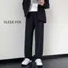 Pantalones de otoño para hombre estilo Hong Kong, corte limpio, color liso, pierna curva, caída, corte slim, pierna recta simple, pantalones casuales