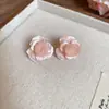 Pendientes de Perla con Flor Rosa Plateada Diseño Fresco Dulce Pendientes Nicho Lujo Ligero Pendientes Versátiles Venta al por Mayor