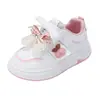Zapatillas para Niña Dibujo Animado Cereza Zapatos Blancos Perla Zapatos Deportivos Infantiles Modelo Nuevo 2026 Velcro para Niña Superficie de Cuero