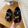 Zapatos de terciopelo y piel para niña 2026 Otoño para niña pequeña sin cordones de corte bajo zapatos de princesa cereza zapatos de suela blanda para niños