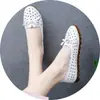 Sandálias de Verão para Mães Sapatos Macios Confortáveis Sapatos de Rolinho Sapatos Planos Vazados Sapatos para Gestantes Sapatos de Enfermeira