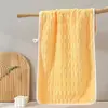 Toalla de baño de vellón de coral y vellón de bambú transfronteriza para uso doméstico, toalla facial absorbente, toalla de baño gruesa y suave al por mayor