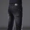 Jeans italiano de alta qualidade preto e cinza para homens, novo modelo casual slim-fit stretch para o outono e inverno de 2026