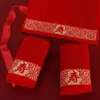 Toalla de Boda Roja Algodón Puro con el Carácter de Felicidad como Regalo de Agradecimiento, Toalla Souvenir, Boda Poliéster-Algodón, Artículos de Boda para Dote