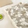 Comercio electrónico transfronterizo 2026 nuevo modelo manta de lana de cordero polar catiónico de alto peso, doble cara engrosada y cálida, adecuada para uso de siesta