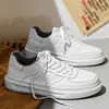 Sapatos Masculinos 2026 Novo Estilo Primavera Versátil Respirável Couro Casual Tênis Branco Solado de Borracha Antiderrapante Juventude Esportes Tendência