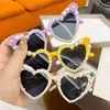 Moda DIY Flor Óculos de Sol Infantis Redondos Fofos Meninas Usam Óculos de Sol Proteção Solar Óculos UV Tendência
