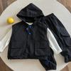 Ropa de Otoño para Niños en Liquidación Conjunto Nuevo y Elegante para Bebé Niño Chaleco con Capucha Camiseta Base Pantalones Cargo Conjunto de Tres Piezas Moderno