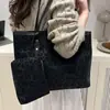 Bolsa Tote Leopardo Moderna e Versátil para Mulheres 2025 Nova Bolsa de Ombro para Trabalho e Dia a Dia Estilo Coreano Grande Capacidade para Mulheres