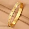 Pulseira de Fivela Larga com Cravação Completa de Diamante, Estilo de Luxo Leve, Sensação Fashion e de Alto Padrão para Mulheres, Pulseira Aberta de Aço Titânio Não Desbota