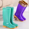 Zapatos de agua para mujer botas de lluvia largas para mujer botas de lluvia impermeables antideslizantes altas para mujer botas de lluvia nuevas engrosadas zapatos de mujer hasta la pantorrilla