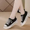 2026 Nueva Versión Coreana Color Sólido Casual Color Caramelo Zapatos de Lona de Caña Baja para Mujer Zapatillas Planas Ligeras Zapatillas de Running de Moda