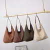Bolso de Hombro Retro de Gamuza Blando para Mujer 2024 Nuevo Popular Otoño e Invierno Gran Capacidad Bolso Cubo Caliente
