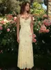 Elegante Vestido Maxi de Renda Amarelo Floral com Gola Cachecol para Férias