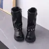 Otoño 2026 Nuevas Botas Altas de Felpa con Hebilla Metálica Retro para Niñas Estilo Coreano Moda Infantil Botas de Moda con Remaches Tendencia