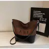 Bolsa Tote Retro de Grande Capacidade para Mulheres 2025 Inverno Nova Moda Bolsa de Ombro de Alto Valor Bolsa Transversal de Grande Capacidade Tendência