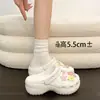 Zuecos de suela gruesa para mujer 2026 nuevos de verano para exteriores antideslizantes antiolor chanclas de playa con una sensación cómoda y características decorativas