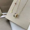 Colar Versão Alta Baojia Novo Homemzinho Vermelho Colar de Aço Titânio Feminino Moda Popular Europeia e Americana Corrente da Clavícula Popular