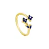 Anillo de Trébol de Cuatro Hojas Incrustado con Diamantes Blancos, Anillo Personalizable Estilo Apilable, Anillo de Flor de Hoja de Zirconia Azul Klein Chapado en Oro