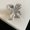 Pulseras y Anillos Europeos y Americanos de Flor de Metal Exagerada 2026 Nuevo Estilo Joyería de Lujo Ligero de Alta Gama Accesorios Elegantes de Moda para Mujer