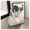 Bolsa Transversal de Ombro Único Feminina 2024 Nova Outono e Inverno Grande Capacidade Veludo Estilo Preguiçoso Versátil Bolsa Tote
