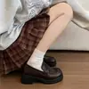 Zapatos de cuero para mujer estilo británico, nueva colección otoño 2026, puntera redonda retro, suela gruesa, tacón grueso, mocasines JK versátiles estilo japonés