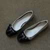 Zapatos planos estilo pequeño Chanel francés con bloques de color, de doble botonadura, bailarinas nuevas, planos, de boca poco profunda, slip-ons para usar con faldas, zapatos de vestir