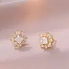 Aretes para Mujer, Aretes de Flor Corazón con Circonita Micro-pavimentada de Cobre, Nueva Moda de Nicho, Diseño Simple, Joyería de Temperamento y Versátil