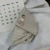Presilha de Garra Triangular com Concha de Cetim Estilo Francês, Acessório de Cabelo Versátil de Alta Qualidade e Tendência para a Parte de Trás da Cabeça