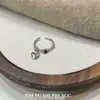 Anillo abierto negro brillante con diamantes y colgante de corazón colgante, estilo dulce y fresco, diseño de alta gama, anillo ajustable