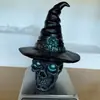 2026 Halloween Transfronteiriço Resina Crânio Gótico Chapéu de Bruxa Luminária Noturna Ornamento Decorativo Criativo para Casa e Desktop