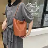 2025 Bolso Bandolera Tipo Cubo de Moda Coreana Suave Bolso Sencillo de Gran Capacidad para Uso Diario Bolso de Hombro Texturizado para Mujer