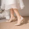 Sapatos de casamento de cristal cor champanhe, sapatos de noiva, adequados tanto para vestidos tradicionais quanto modernos, novo modelo 2025, sapatos de salto alto franceses confortáveis