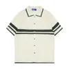 Camisa de Malha Curta com Contraste de Cor Estilo Retrô Americano para Homens e Mulheres, Novo Estilo de Verão Estilo College Camisa Fina Tendência