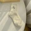 Calcetines Blancos de Terciopelo Imitación de Visón para Mujer en Invierno, Calcetines Peludos Cálidos de Media Pantorrilla con Forro de Felpa Estilo Japonés Expresión Divertida Calcetines para Dormir
