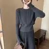 Suéter de punto fino con cuello redondo y diseño de cintura ceñida, nueva colección otoño 2026, suéter relajado y cómodo para mujer