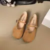 Versão em couro macio~Sapatos Mary Jane de camurça retrô franceses para mulheres, novo estilo com tira de fivela única, sapatilhas de bico redondo baixo