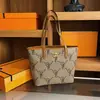 Bolsa Tote de Alta Gama para Viajes con Estampado de Monograma, Bolso Grande de Lujo Ligero, Bolso de Hombro de Moda Otoño 2026 para Mujer