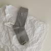Otoño e Invierno Nuevos Calcetines de Lazo Bordado Estilo Ballet Calcetines Ins para Mujer Boca Raya Vertical Tubo Medio Calcetines Apilados Calcetines Zhuji