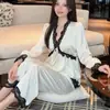 Pijama de seda de hielo de manga larga para mujer, estilo primavera y otoño, conjunto de ropa de casa con ribete de encaje, cárdigan sexy, conjunto de dos piezas estilo deseo puro