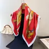 Pañuelo Cuadrado Estilo Europeo y Americano con Estampado Ecuestre Imitación Seda Chal Versátil Bufanda de Cuello de Gama Alta Pañuelo para la Cabeza Pañuelo de Seda Bufanda para Mujer