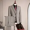 Traje de negocios delgado conjunto de tres piezas estilo coreano nuevo producto para adultos de mediana edad y jóvenes moda casual primavera y otoño 2026 traje ajustado